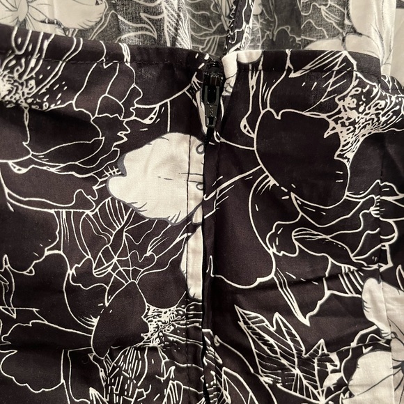 Unique Vintage Black and White Floral Donna Swing Dress size M 6-8 - Picture 2 of 7